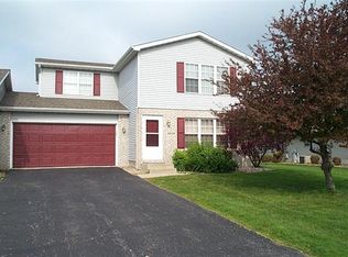 6834 Falcon Dr, Schererville, IN 46375