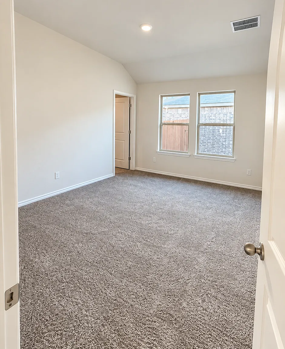 5 bed, 2332 sqft, $2,200 — Photo 3
