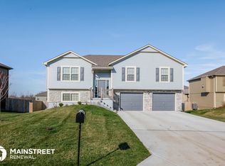 516 Gunnar Dr, Belton, MO 64012