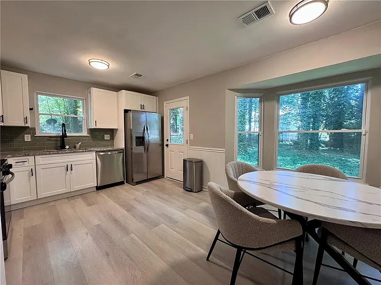3814 Whaley Ct — Photo 5