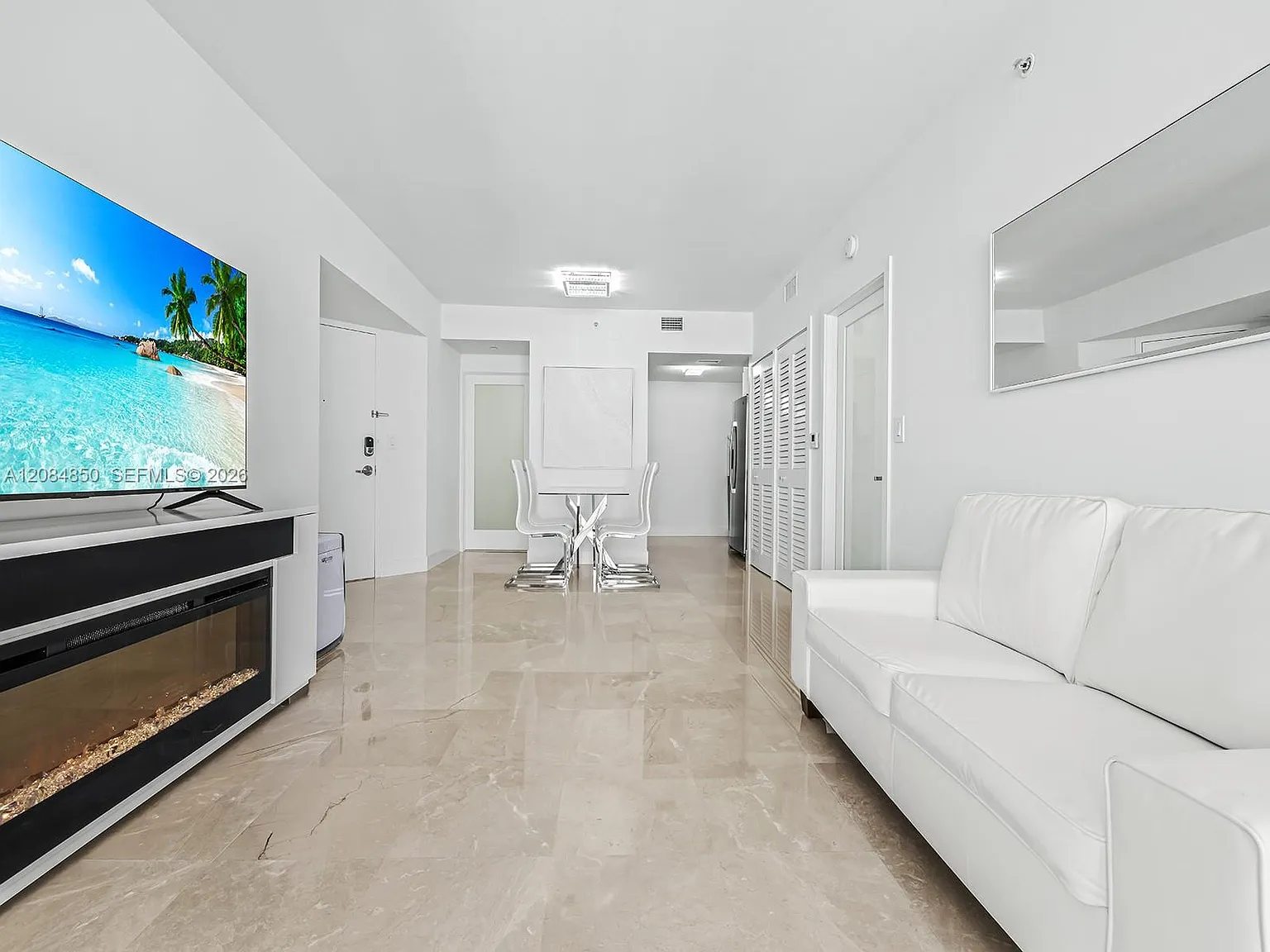 Akoya Condo — Photo 3