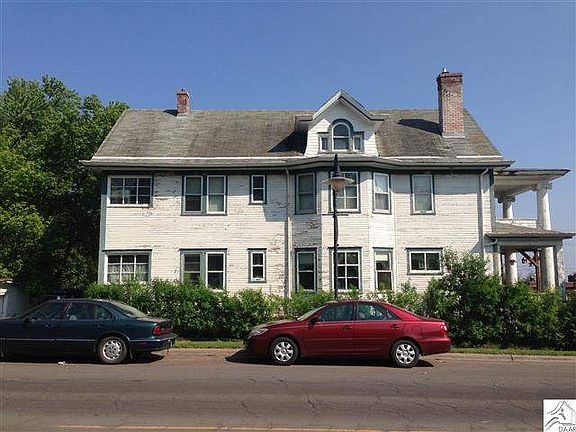 3rd image of 330-332 N 12th Ave E