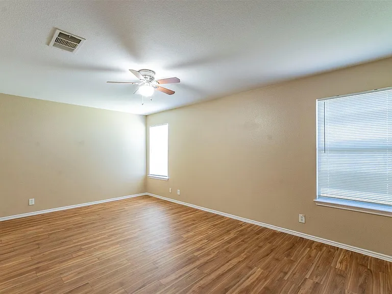 207 Mitchell Dr — Photo 13