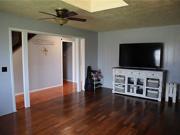 2nd image of 9817 Blue Bonnet Dr