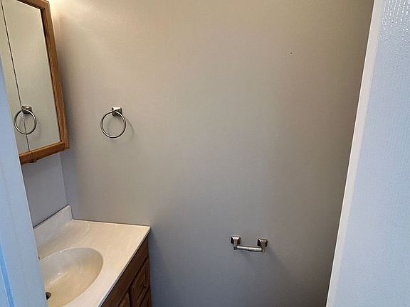 4th image of 1524 Pearl Ave #29