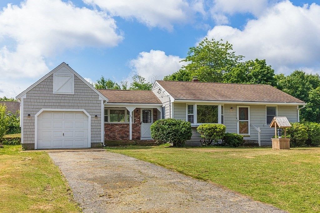 369 E Hartford Ave, Uxbridge, MA 01569 Zillow