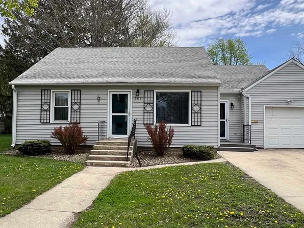 306 S Locust Ave, New Hampton, IA 50659