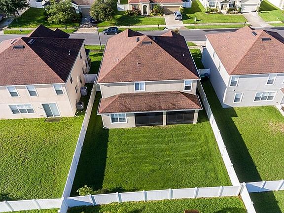 5th image of 10355 Stratford Pointe Ave