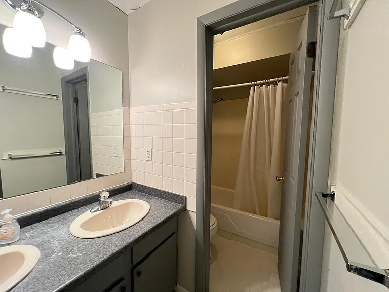 345 E 20th Ave #D — Photo 7