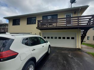 73 Milrace Dr, East Rochester, NY 14445