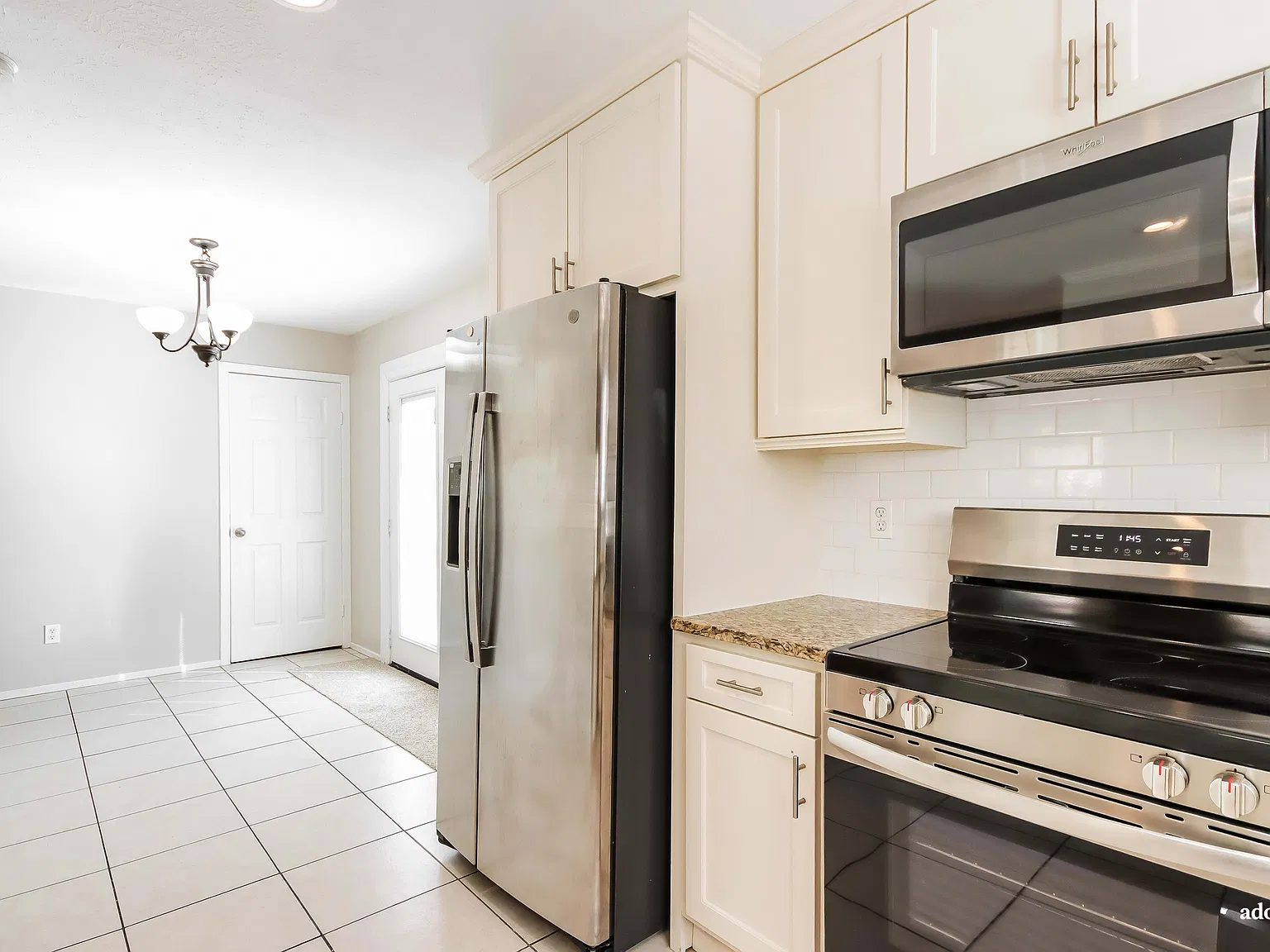 3 bed, 2.5 bath, 1568 sqft, $2,000 — Photo 4