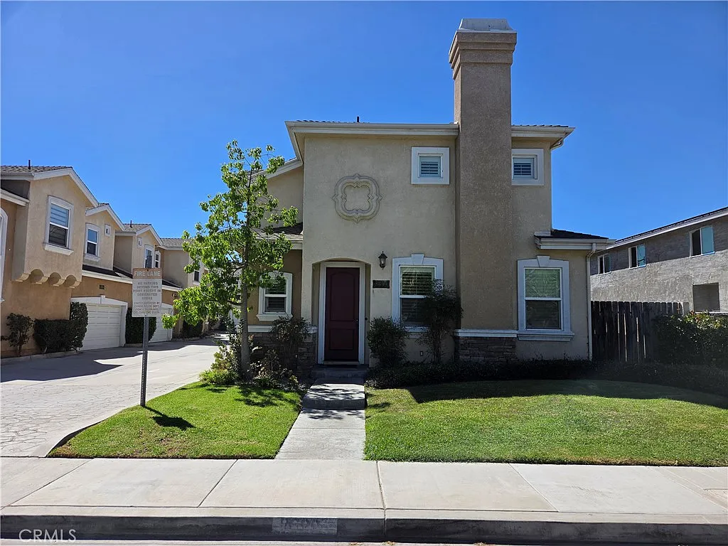 3 bed, 2.5 bath, 1587 sqft, $3,900 — Photo 1