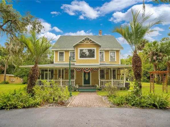 6155 Allen St, Mount Dora, FL 32757