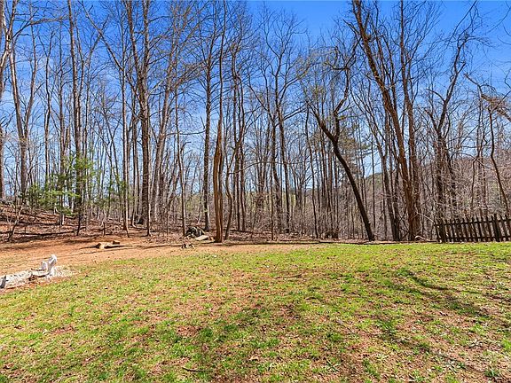 5th image of 271 Quail Hollow Road