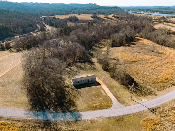 95 Eagles Bnd, Linden, TN 37096