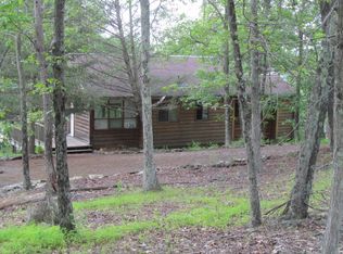 1571 Ashley Ct, Bushkill, PA 18324