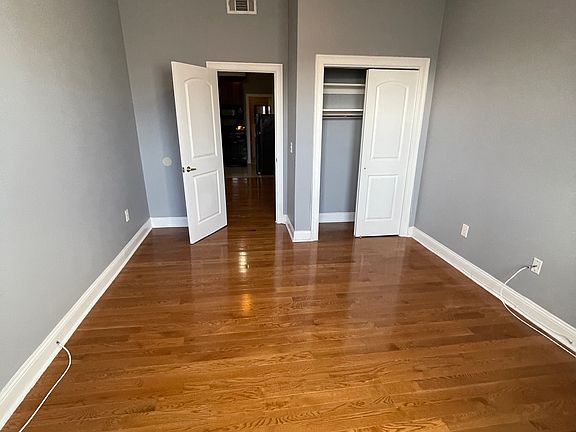 3rd image of 410 40th St #3B