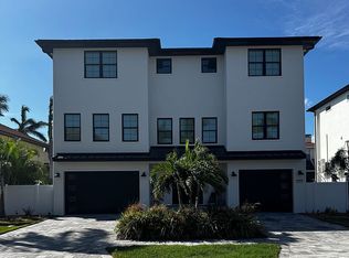 6010 Kipps Colony Dr E, Gulfport, FL 33707