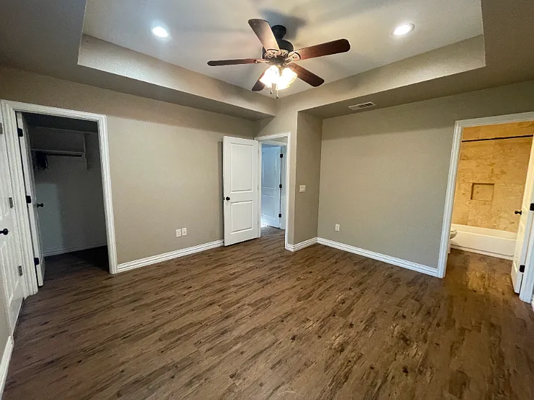408 W Johnson St — Photo 9