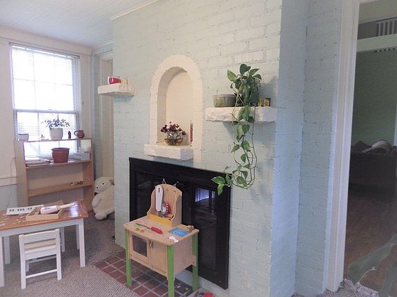 3rd image of 500 Greensboro St
