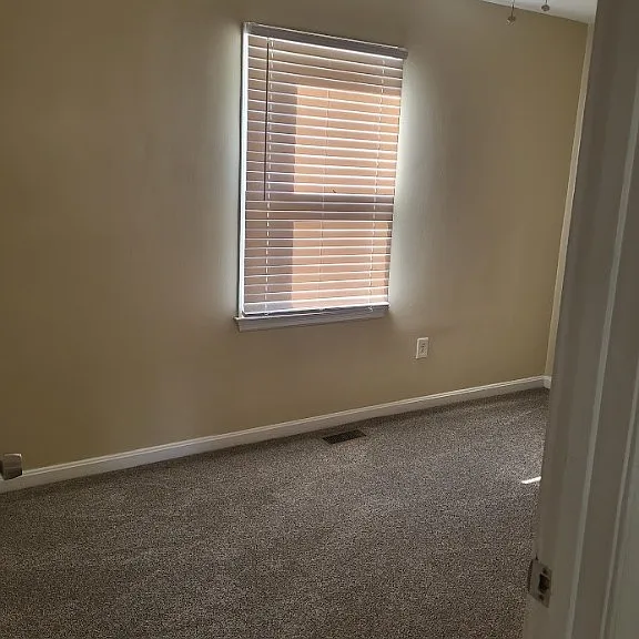 206 Spring Dr — Photo 20