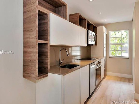 5th image of 307 Majorca Ave Unit 307