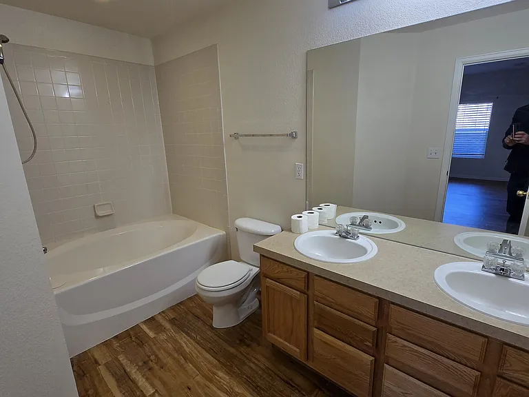 5225 White Willow Dr #M100 — Photo 8