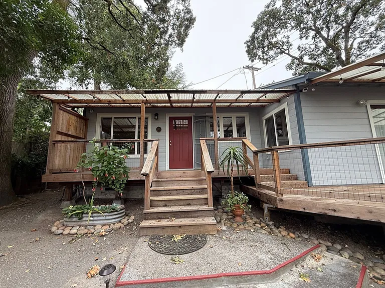 8121 El Rancho Dr — Photo 2