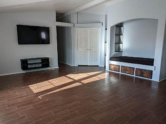 2nd image of 310 E Vista Dr