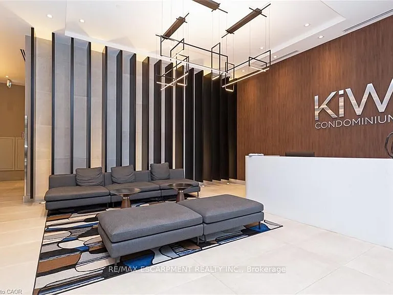 212 King William St E #1019 — Photo 36