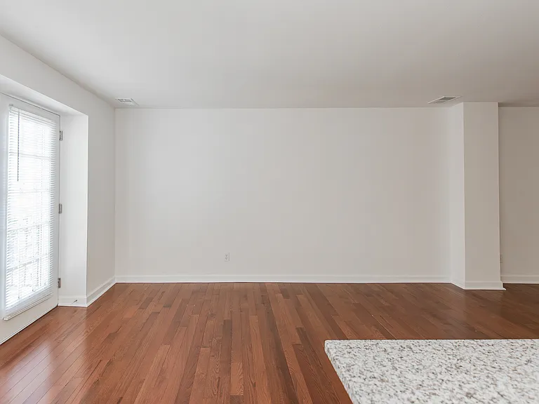 5630 Pershing Ave #42 — Photo 6