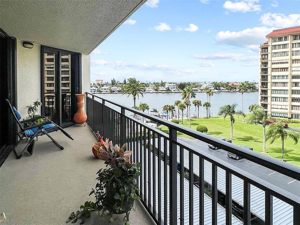 1st image of 690 Island Way APT 606
