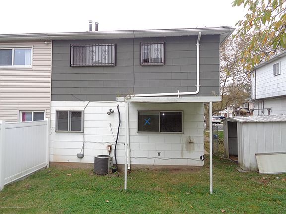 2nd image of 260 Suffolk Ave