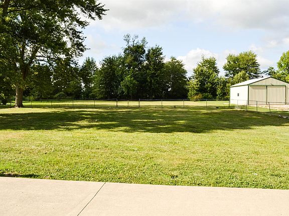 3rd image of 724 E Carr St Lot 1