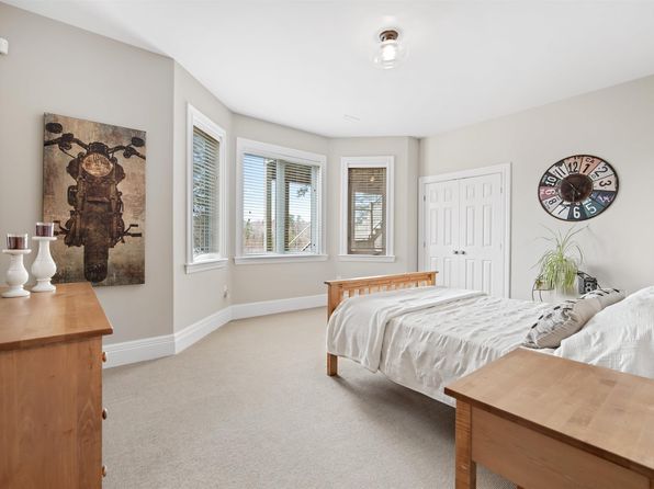322 Piggott Ave, Fall River, NS B2T 1S6