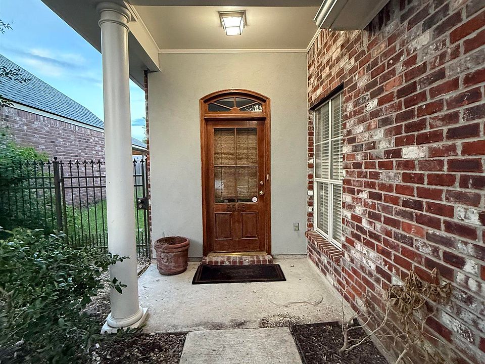 1st image of 5545 Ducros Dr