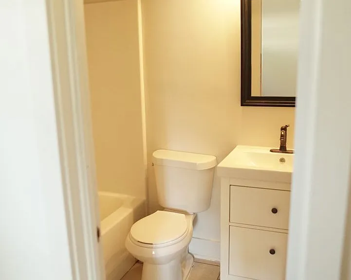 1007 Auburn St — Photo 11
