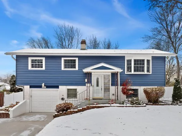 1660 Highland Blvd, Hoffman Estates, IL 60169