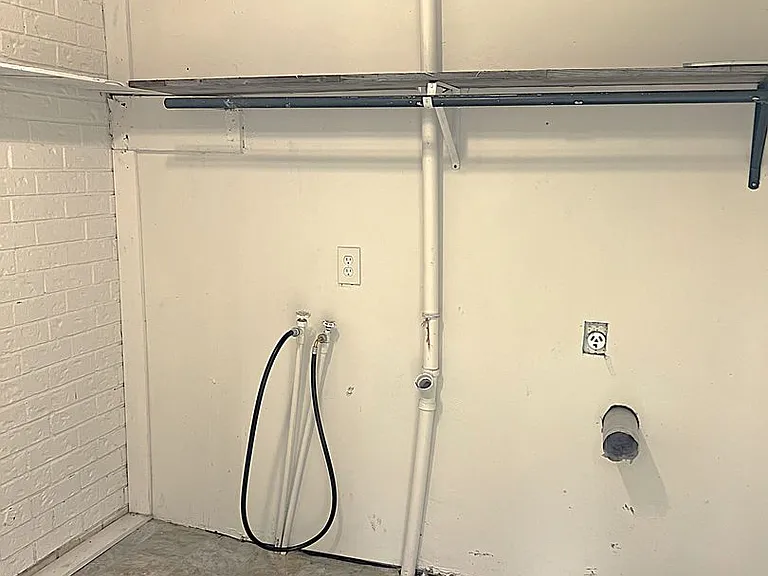 560 Beverly Dr — Photo 22