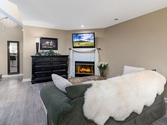 4th image of 212 Camino Cortina
