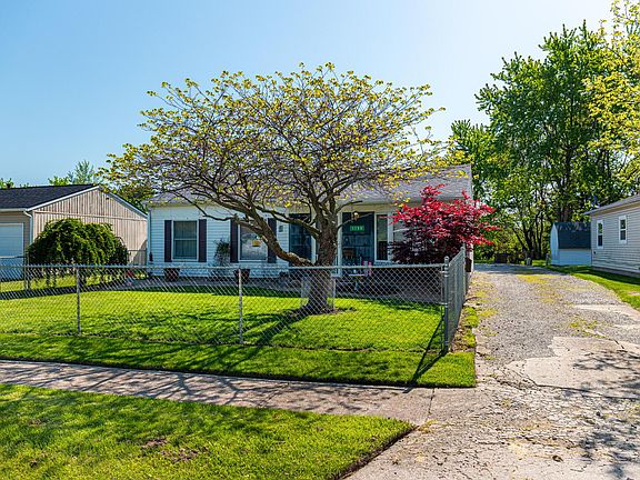 2nd image of 1150 Bahama Dr