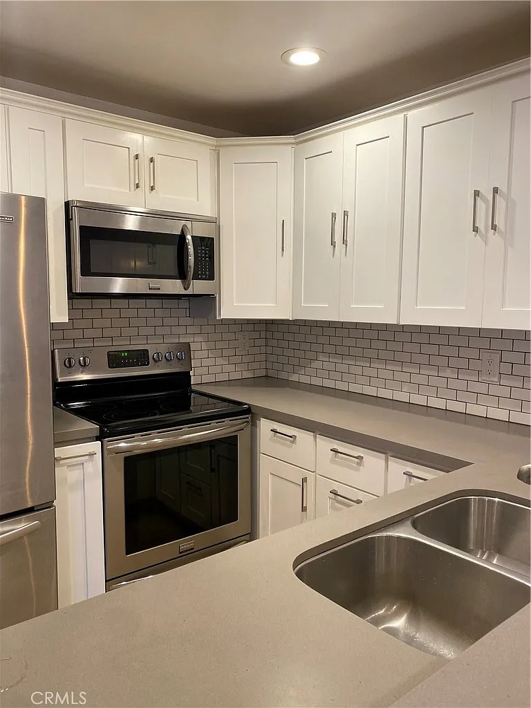 2 bed, 986 sqft, $2,850 — Photo 4
