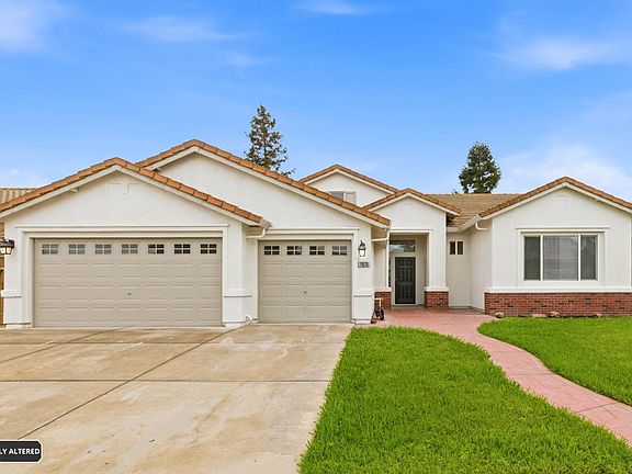 3rd image of 1070 Steele Way