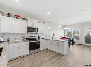 2760 Sheila Ln, Lincoln, NE 68516