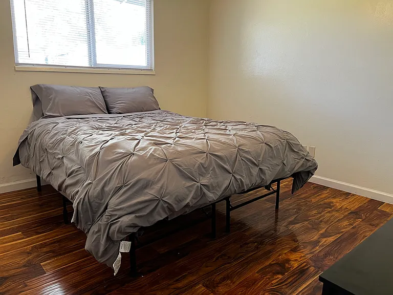 925 Olympic Ave — Photo 14