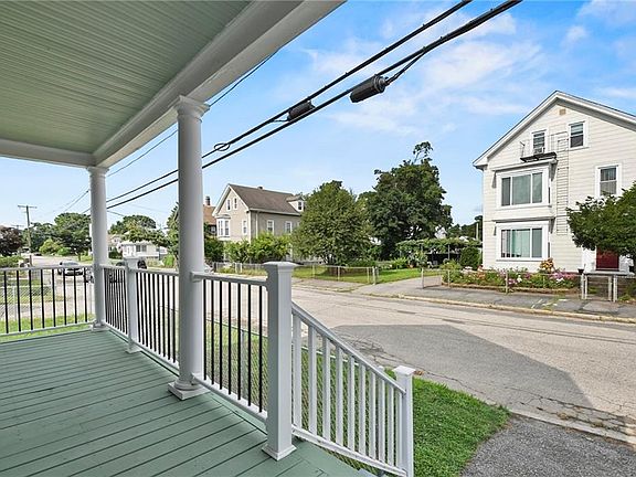 4th image of 138 Burgess Ave
