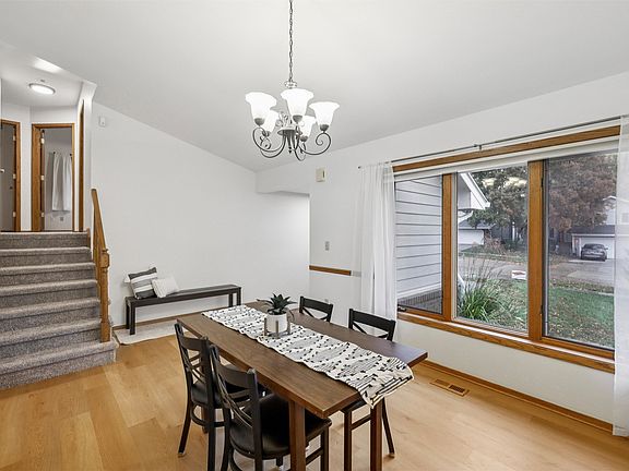 5th image of 212 25th St