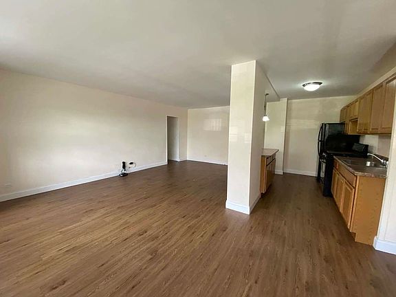 5th image of 875 Boynton Ave APT 2C