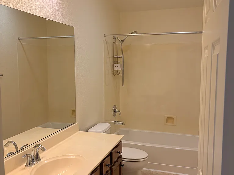 Second floor full bathroom