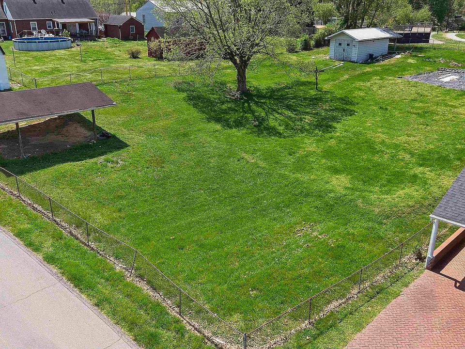 1st image of 2301 Sharon Rd